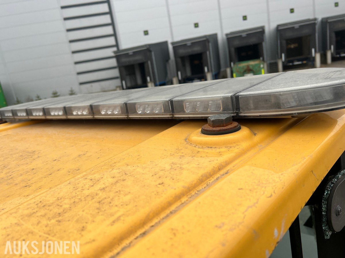 2014 Volvo L25F m/skuffe og løse pllegafler 