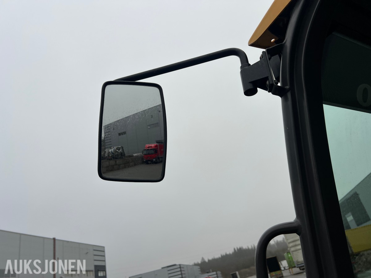 2014 Volvo L25F m/skuffe og løse pllegafler 