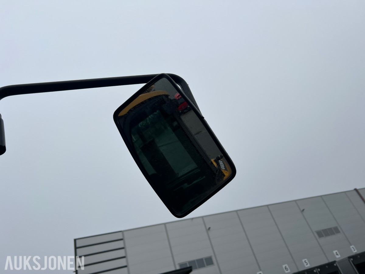 2014 Volvo L25F m/skuffe og løse pllegafler 