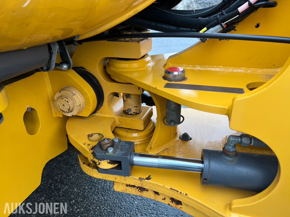 2014 Volvo L25F m/skuffe og løse pllegafler 