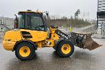 2014 Volvo L25F m/skuffe og løse pllegafler 