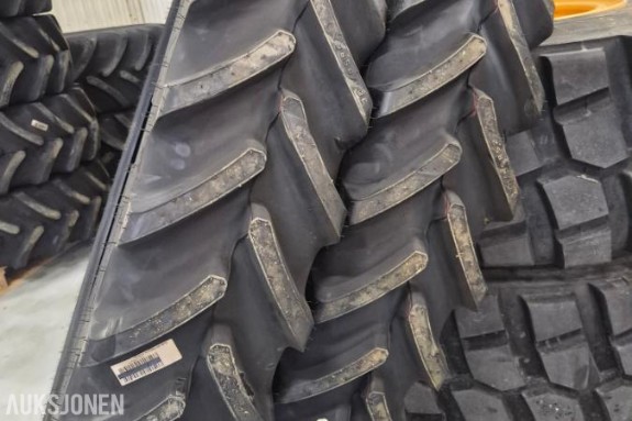 2STK. 300/95r52 Firestone Performer 95 Traktordekk