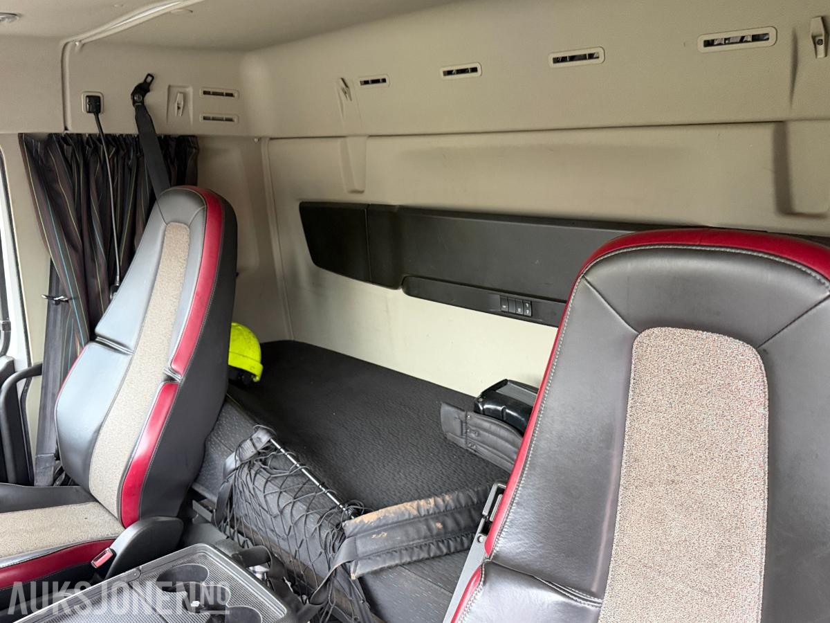 2015 Volvo FMX540 asfaltbil med RecoDrive / Asfaltsprider