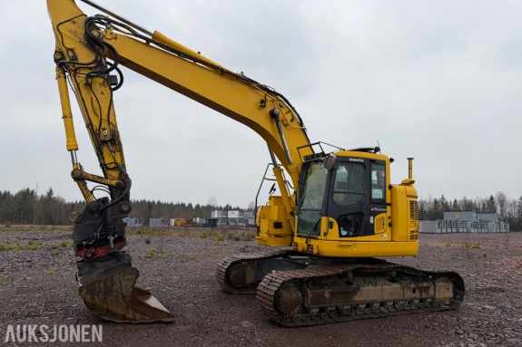 2021 Komatsu PC228USLC-11E0 med Rototilt R6, Gjerstad skuffe og Xsite PRO maskinstyring