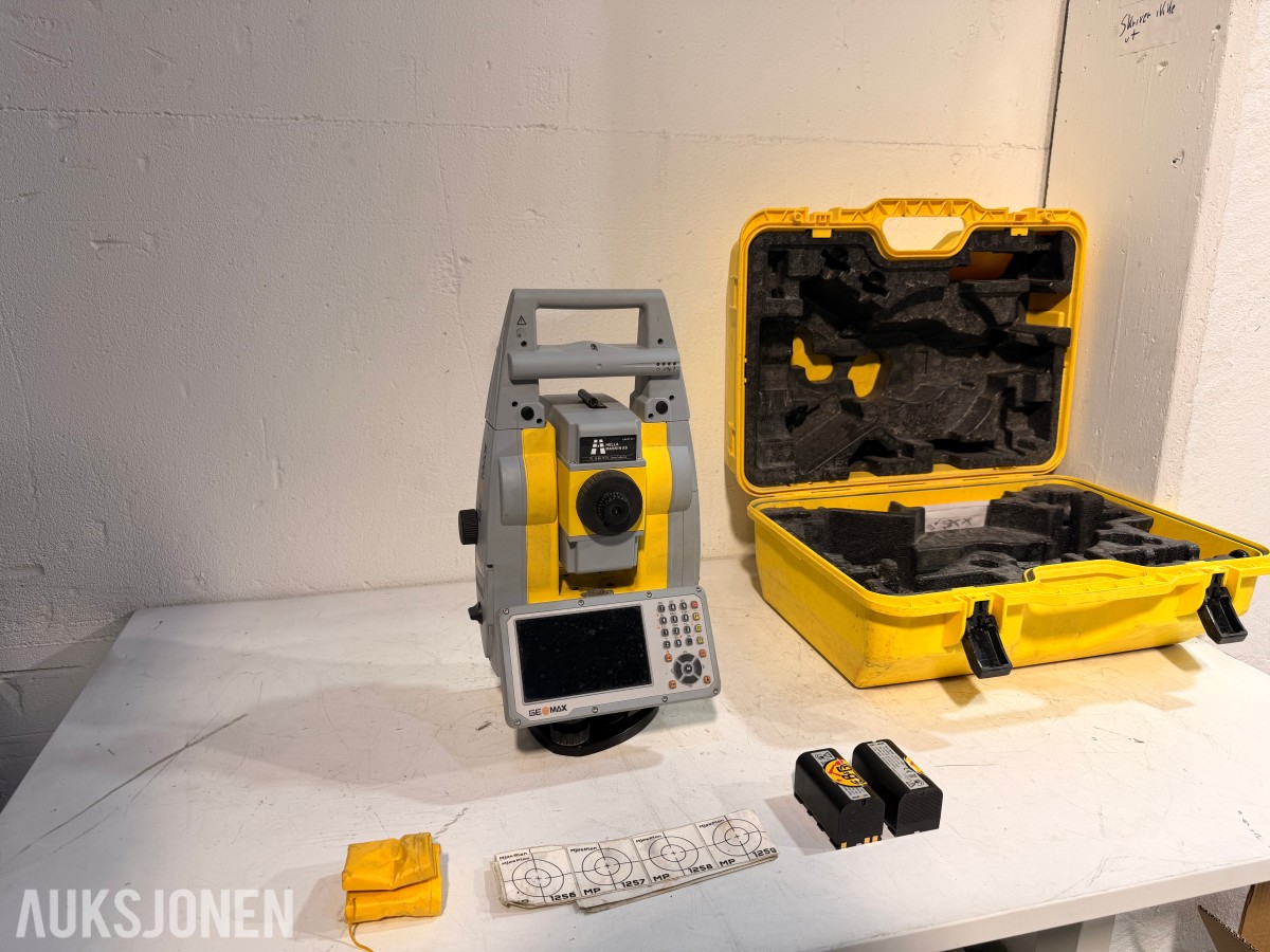 GeoMax Zoom95 totalstasjon med ZRT82 og tilbehør