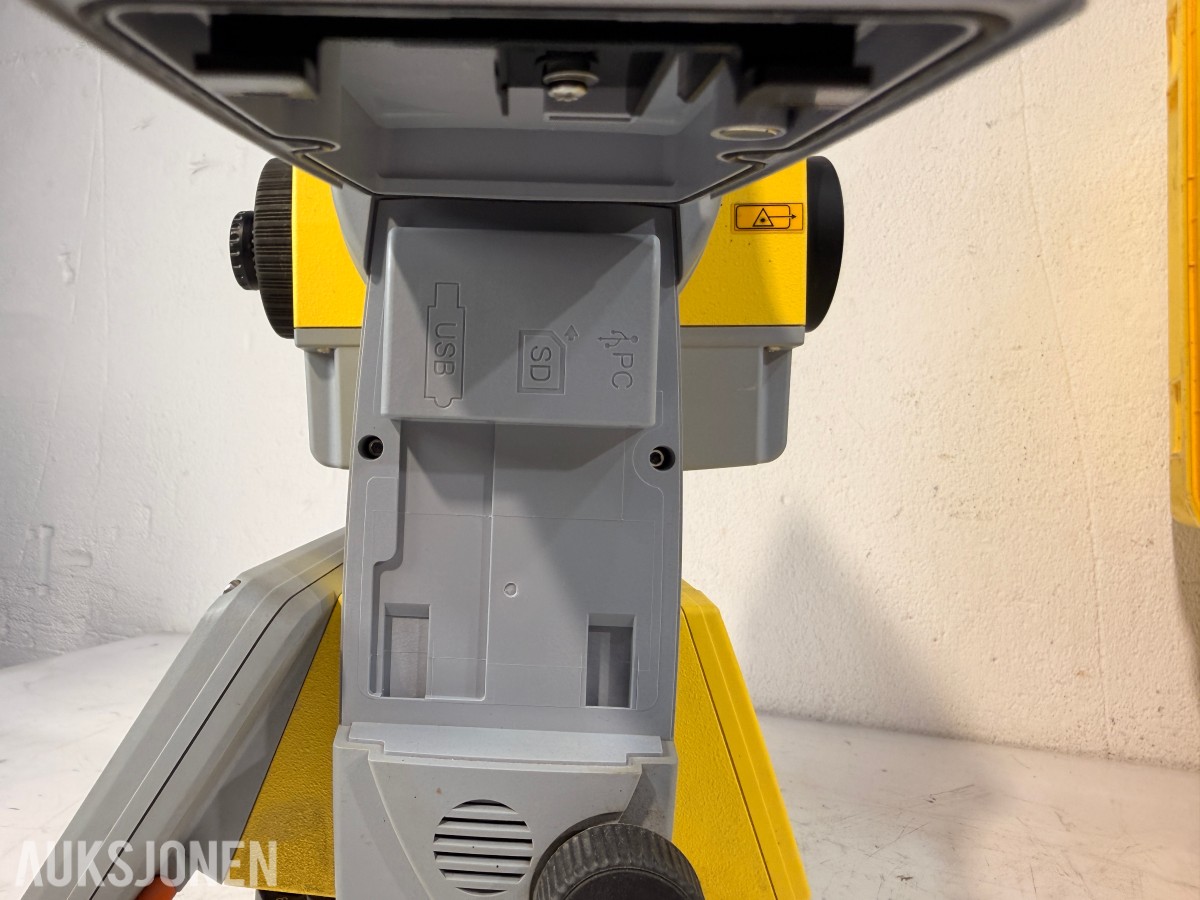 GeoMax Zoom95 totalstasjon med ZRT82 og tilbehør