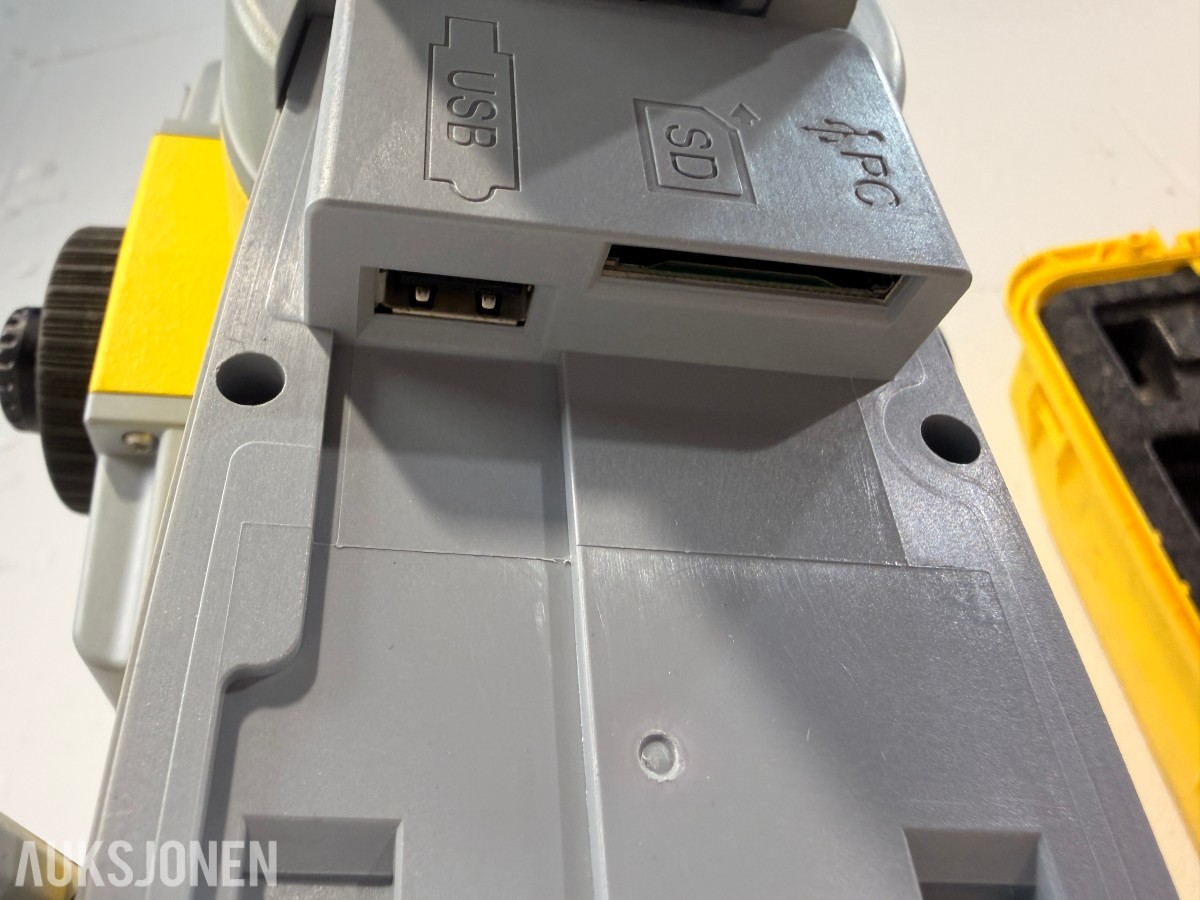 GeoMax Zoom95 totalstasjon med ZRT82 og tilbehør