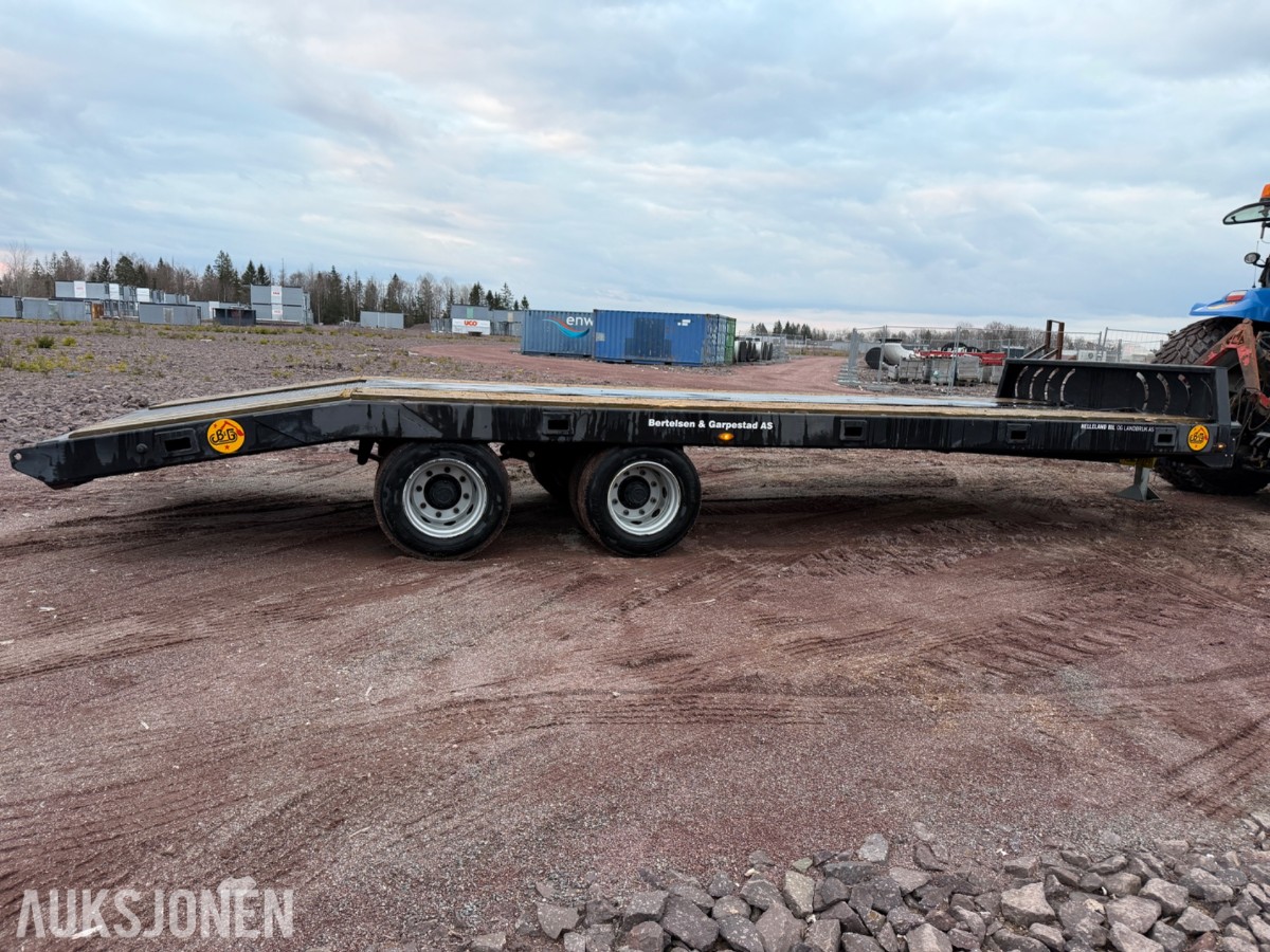 2021 PALMSE METALL PT 5750 Maskintralle med kjørebroer til traktor
