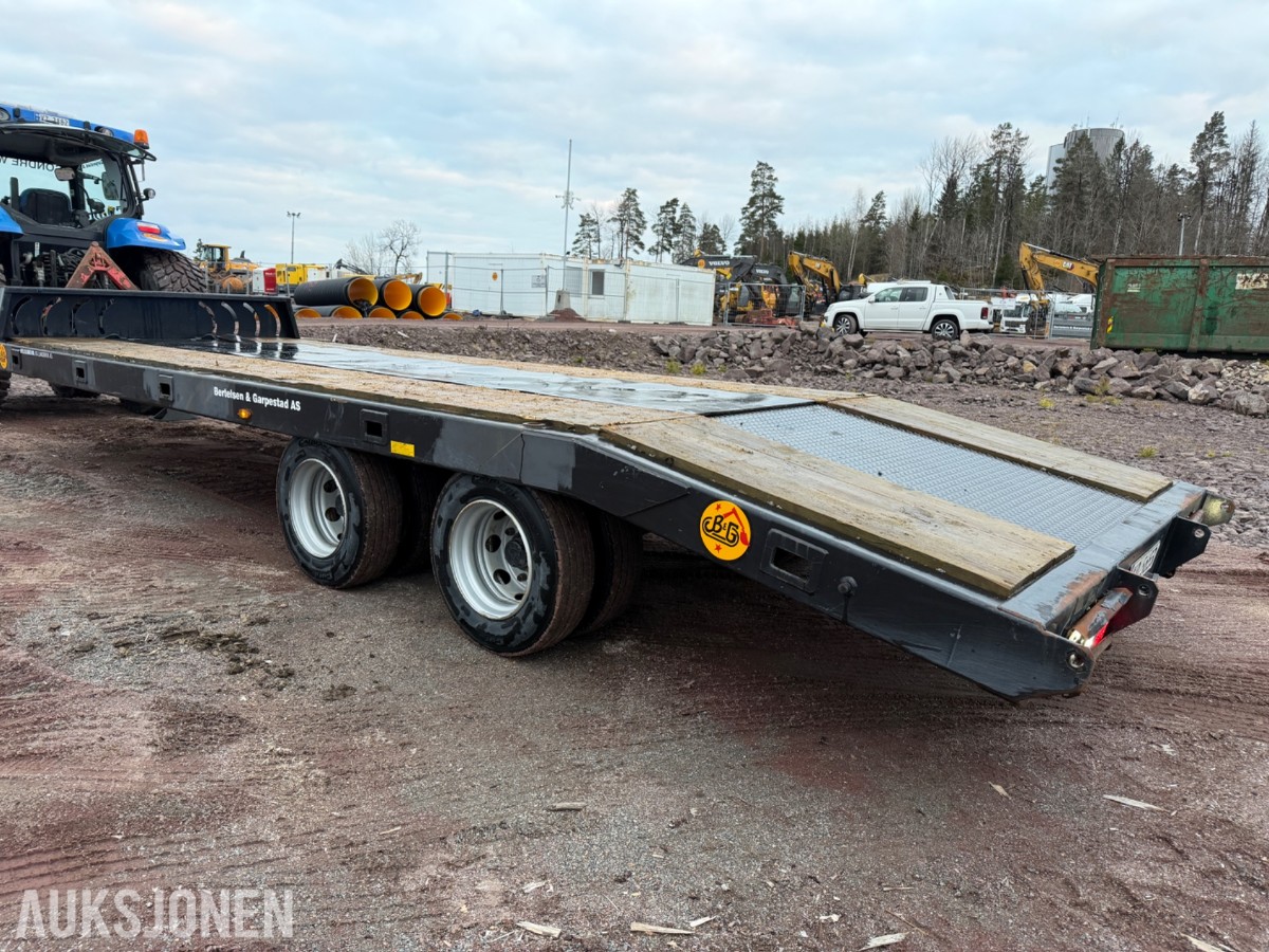 2021 PALMSE METALL PT 5750 Maskintralle med kjørebroer til traktor