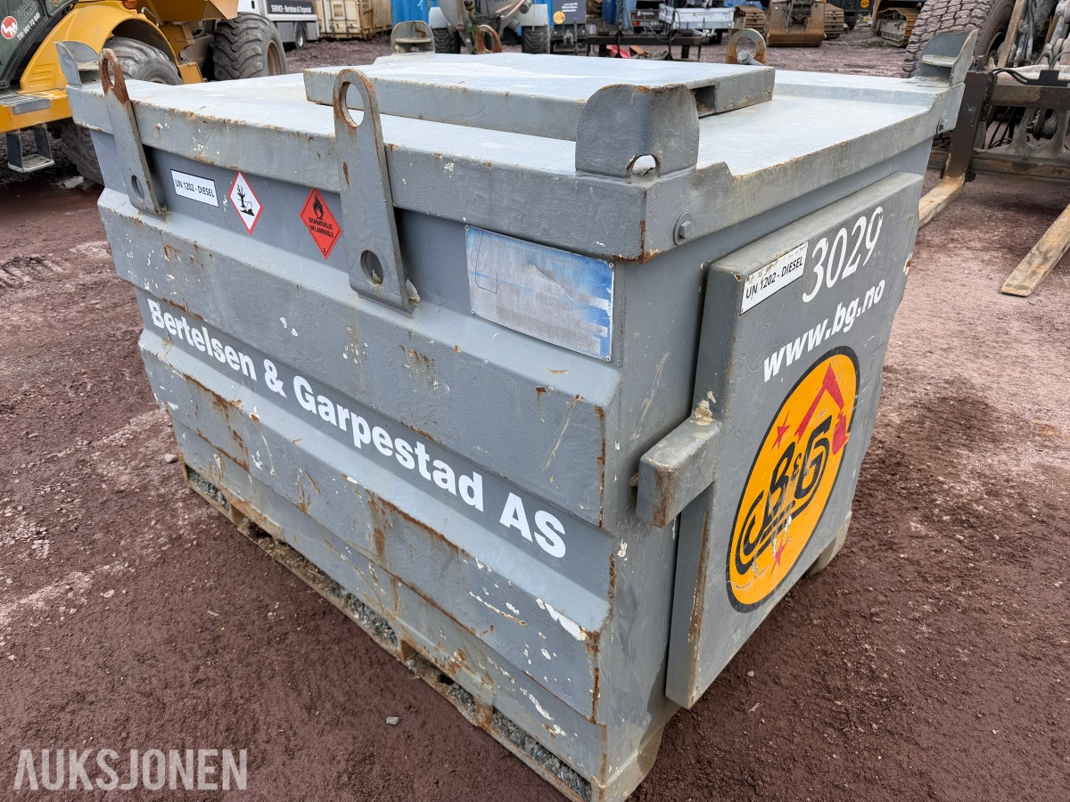 2014 Drivstofftank 1000l (Vera) Ca 500 liter diesel