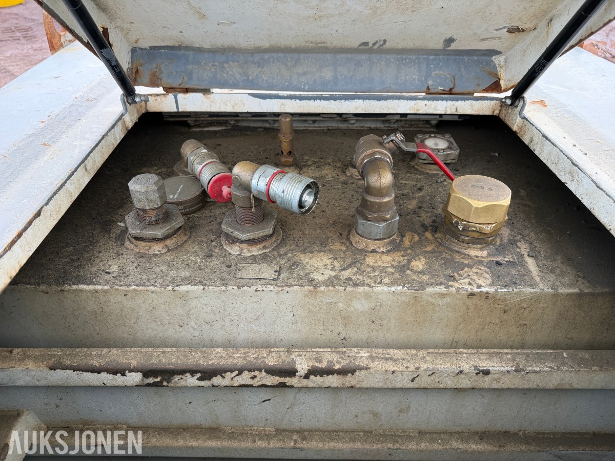 2014 Drivstofftank 1000l (Vera) Ca 500 liter diesel