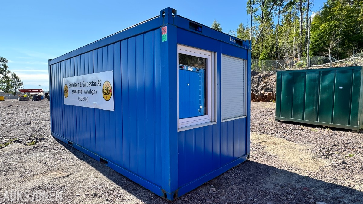 20 fots mannskapscontainer / brakkecontainer med 230V elektrisk anlegg