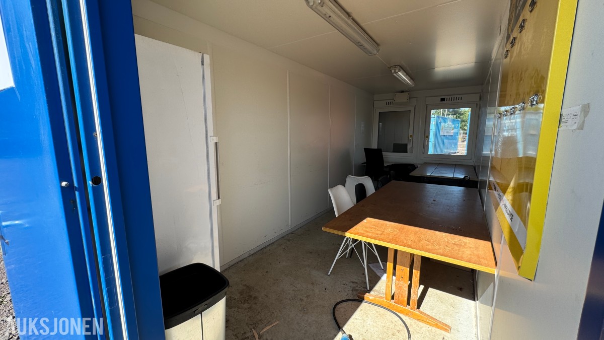 20 fots mannskapscontainer / brakkecontainer med 230V elektrisk anlegg