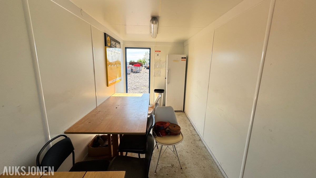 20 fots mannskapscontainer / brakkecontainer med 230V elektrisk anlegg