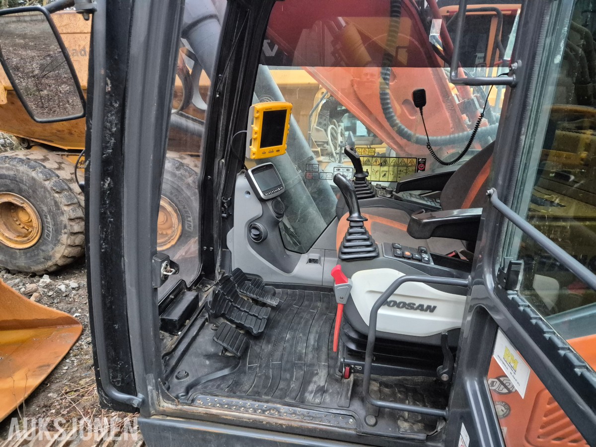 Doosan DX380LC-5. GPS, sentralsmøring, to-kam plater