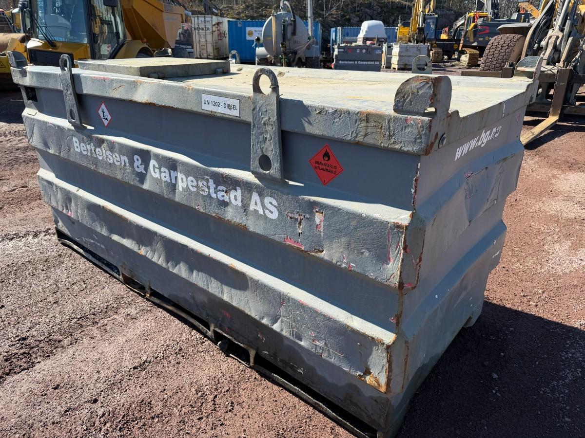 Dieseltank 2000 liter - Pumpe