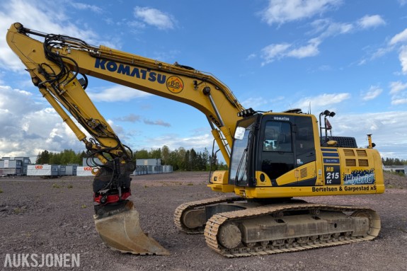 2020 KOMATSU HB215LC-3 HYBRID | ROTOTILT R6 | XSITE PRO | GJERSTAD SKUFFE | 23 TONN