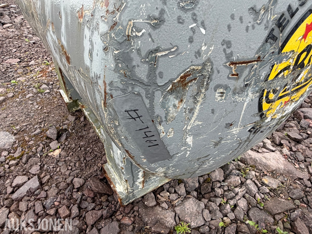 Dieseltank 1000 liter med ca 500 liter diesel