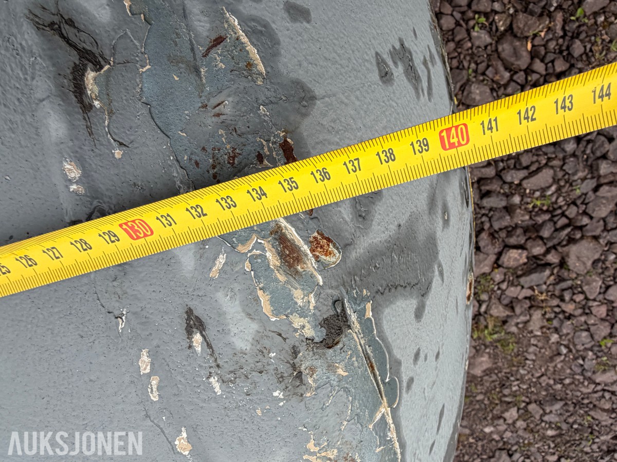 Dieseltank 1000 liter med ca 500 liter diesel