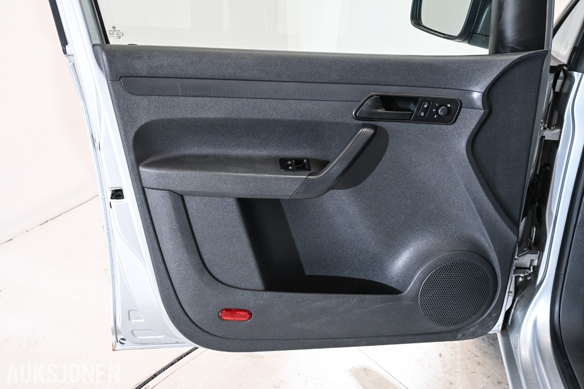2014 VOLKSWAGEN Caddy 1.6 TDI 102 HK VARMER CRUISE HENGERFESTE 