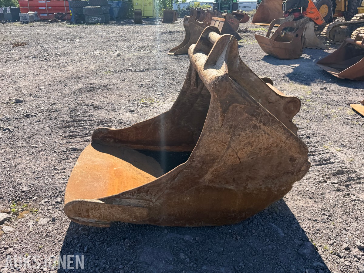 Gjerstad Renskskuff S70 1800kg 1700L