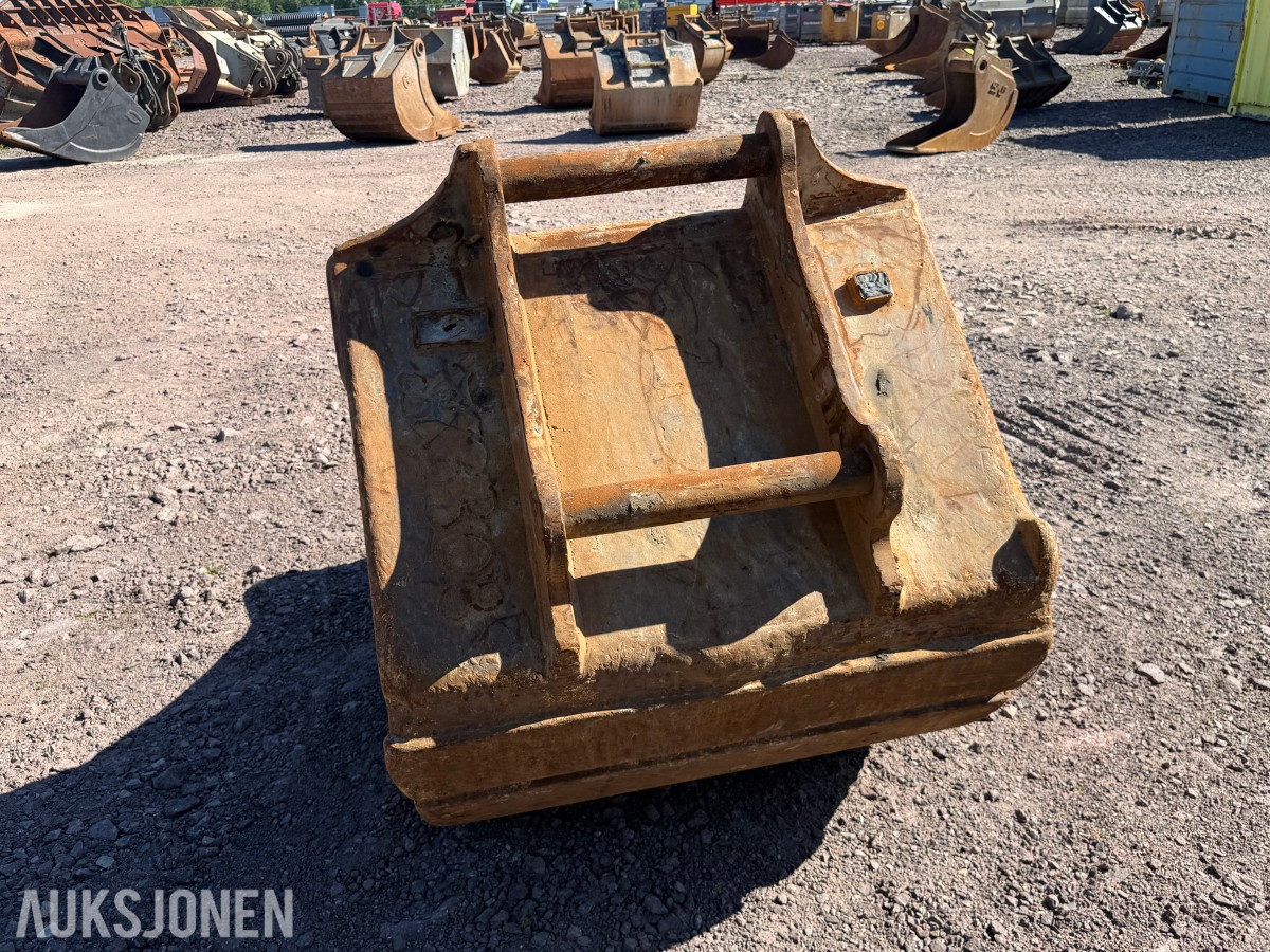 Gjerstad Renskskuff S70 1800kg 1700L
