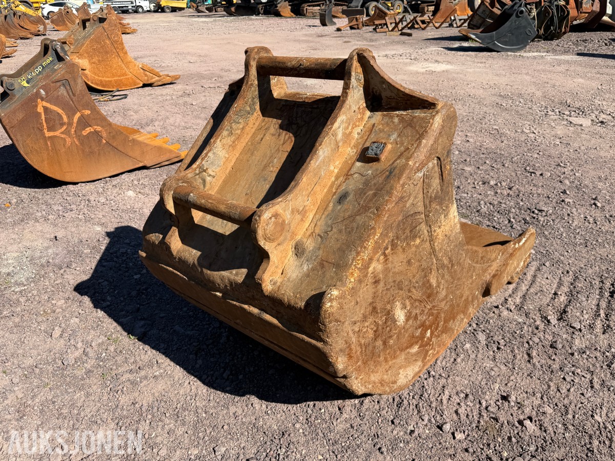 Gjerstad Renskskuff S70 1800kg 1700L