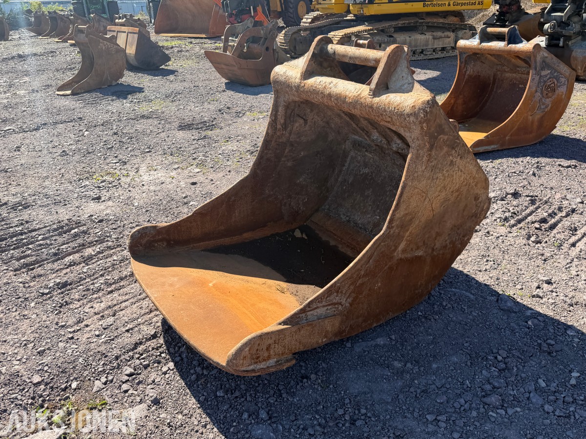 Gjerstad Renskskuff S70 1800kg 1700L