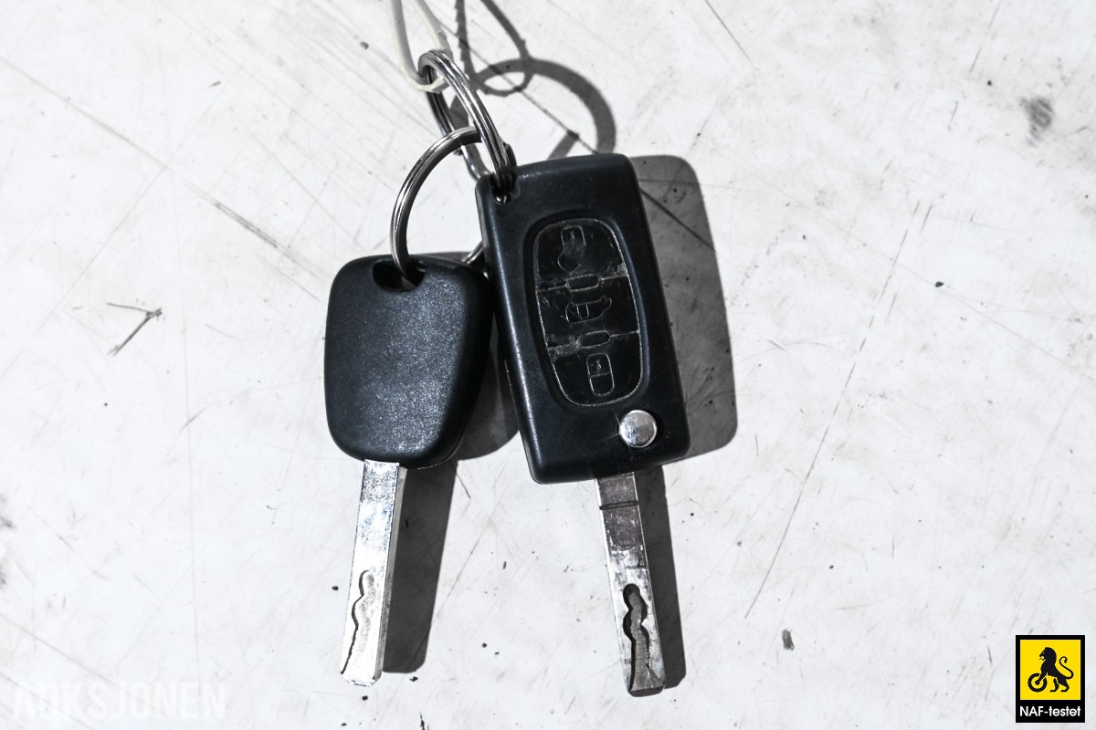 2018 Peugeot Partner 1.6D 99HK HENGERFESTE CRUISE SKYVEDØRER