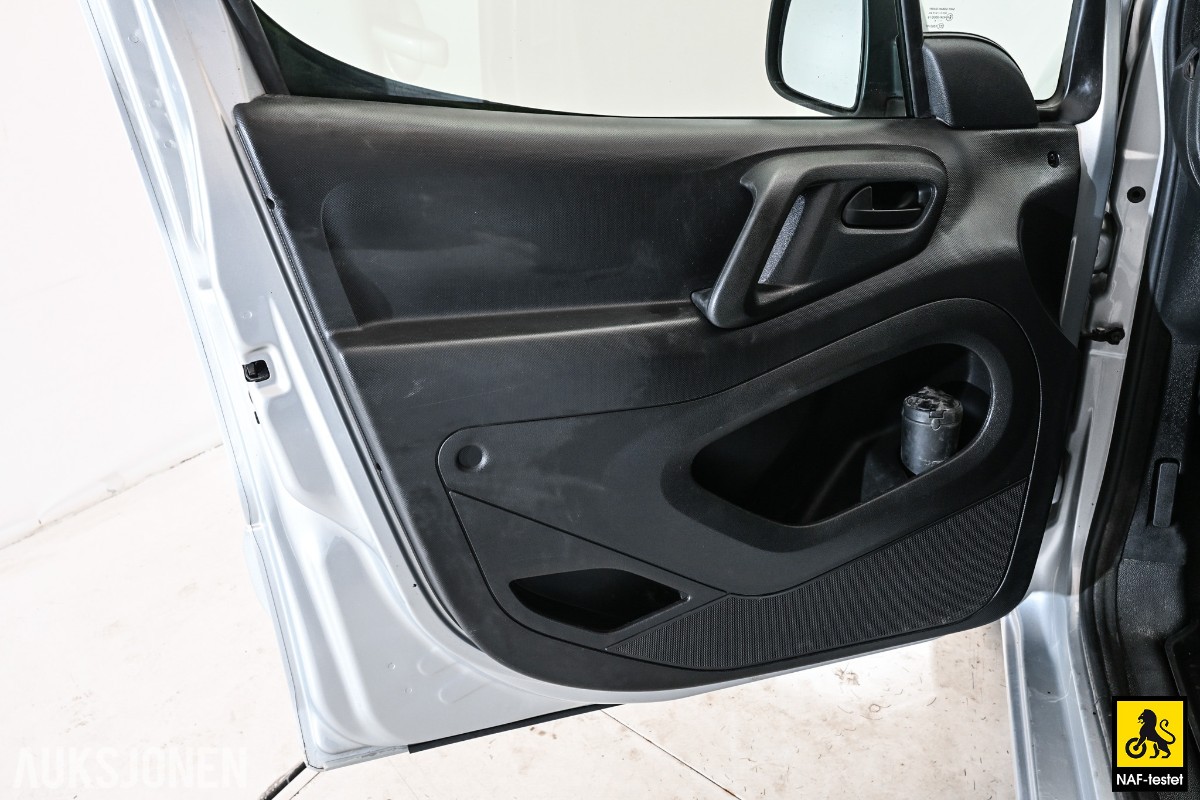 2018 Peugeot Partner 1.6D 99HK HENGERFESTE CRUISE SKYVEDØRER