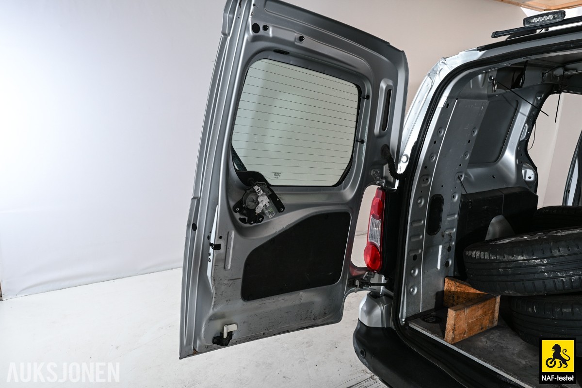 2018 Peugeot Partner 1.6D 99HK HENGERFESTE CRUISE SKYVEDØRER