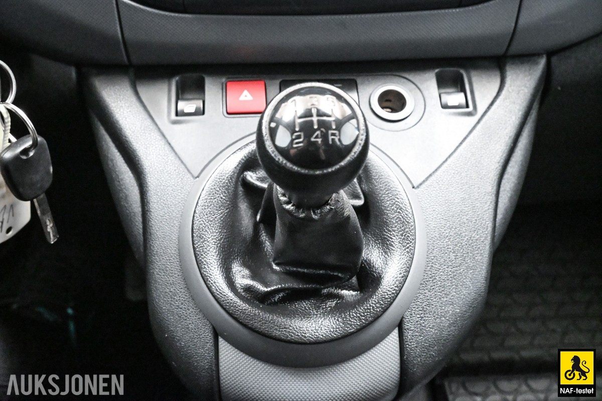 2018 Peugeot Partner 1.6D 99HK HENGERFESTE CRUISE SKYVEDØRER