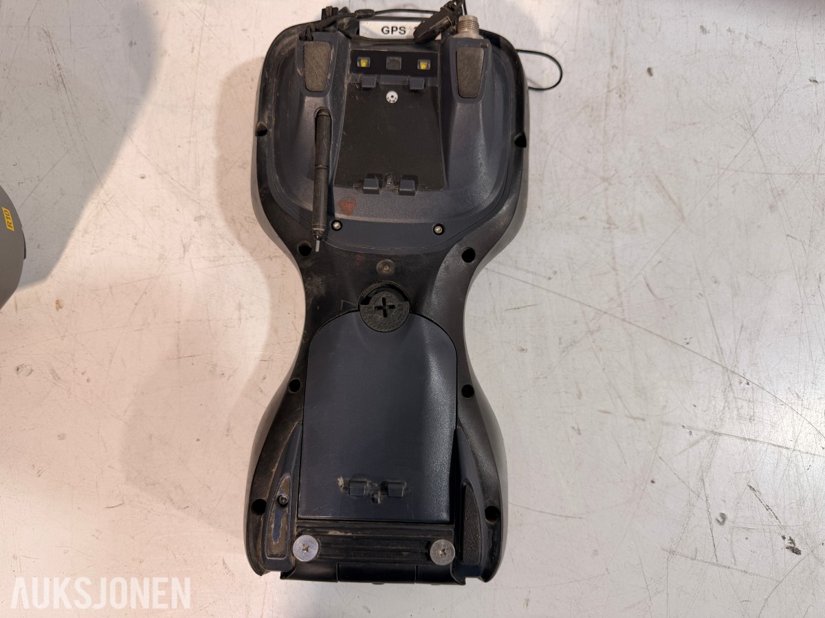 Trimble R10 + Trimble TSC3 målebok