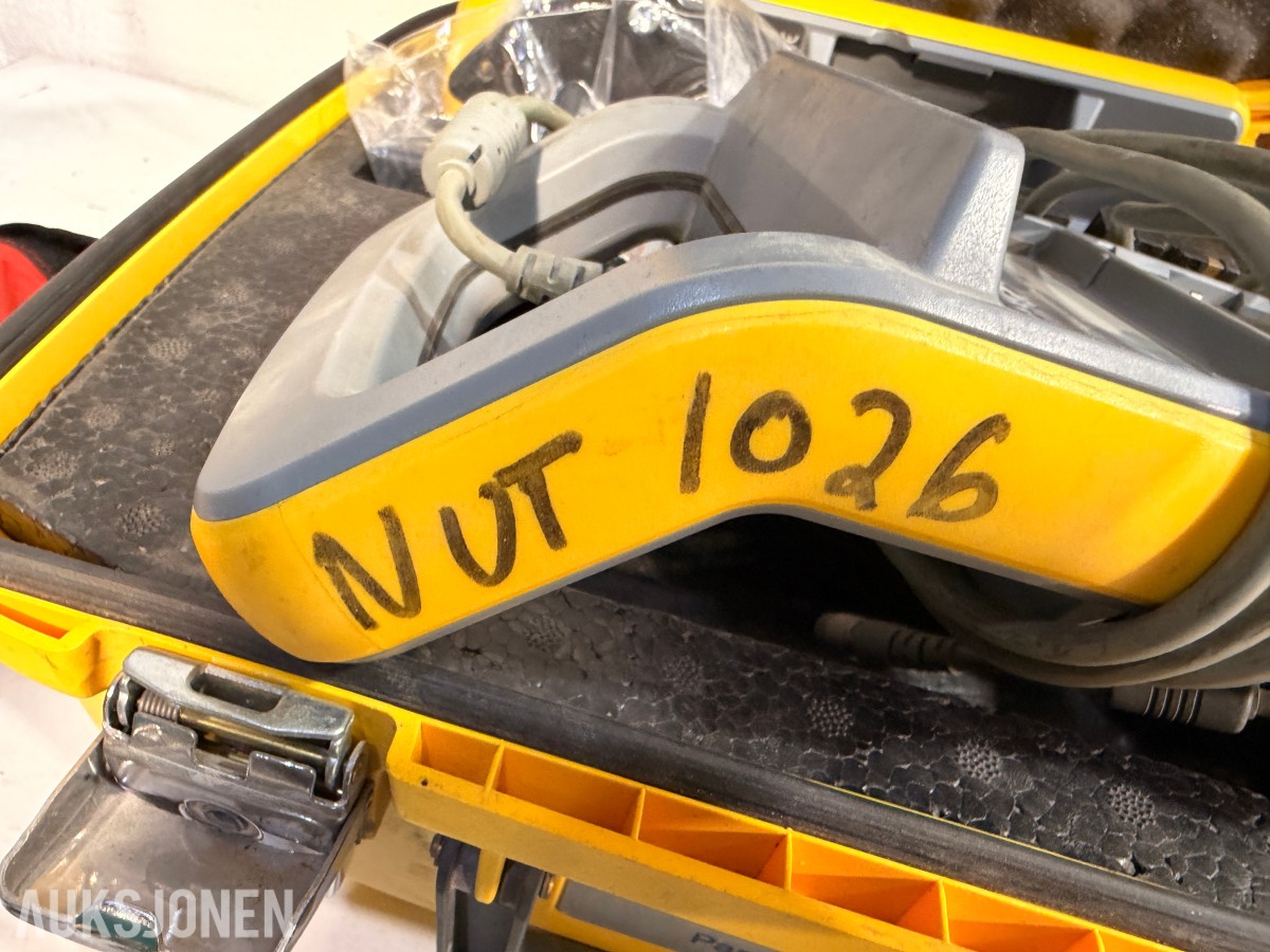Trimble R10 + Trimble TSC3 målebok