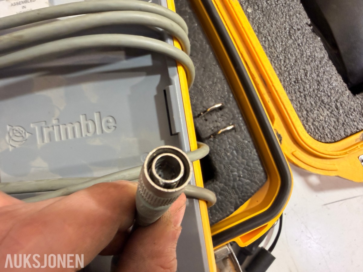 Trimble R10 + Trimble TSC3 målebok