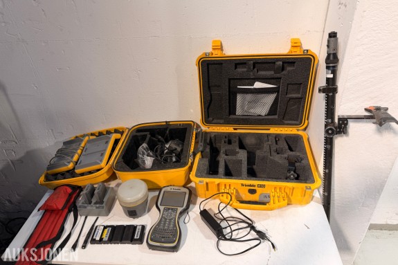 Trimble R10 + Trimble TSC3 målebok