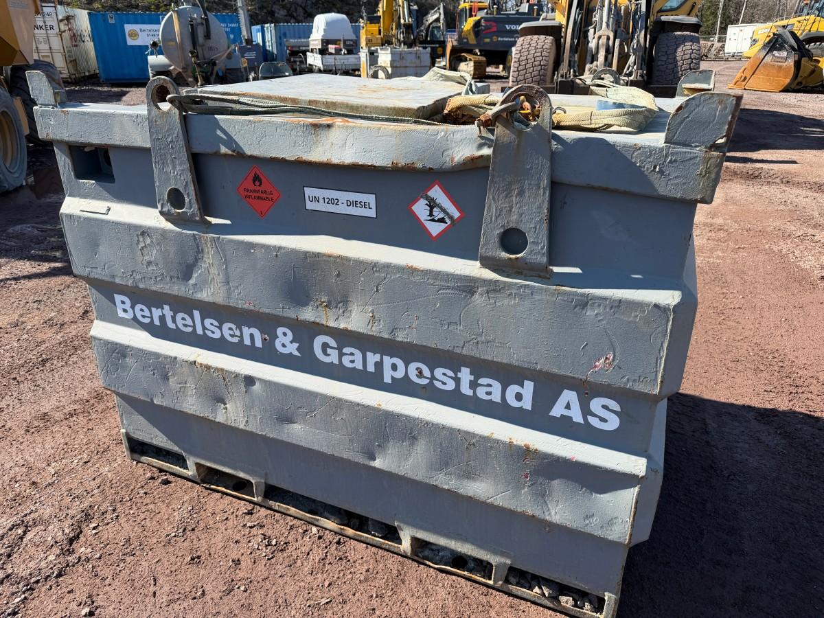 ADR dieseltank 1000L – dobbelvegget 'KN TANKEN' / KNSB – mobil og godkjent løsning