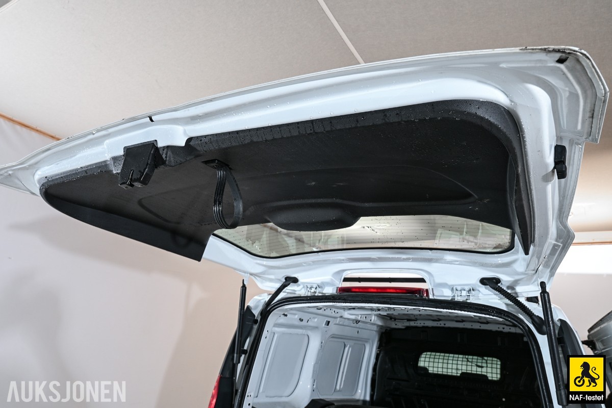 2017 Ford TRANSIT CONNECT 101HK TDCI 3-SETER HENGERFESTE VARMER SERVICEHISTORIKK