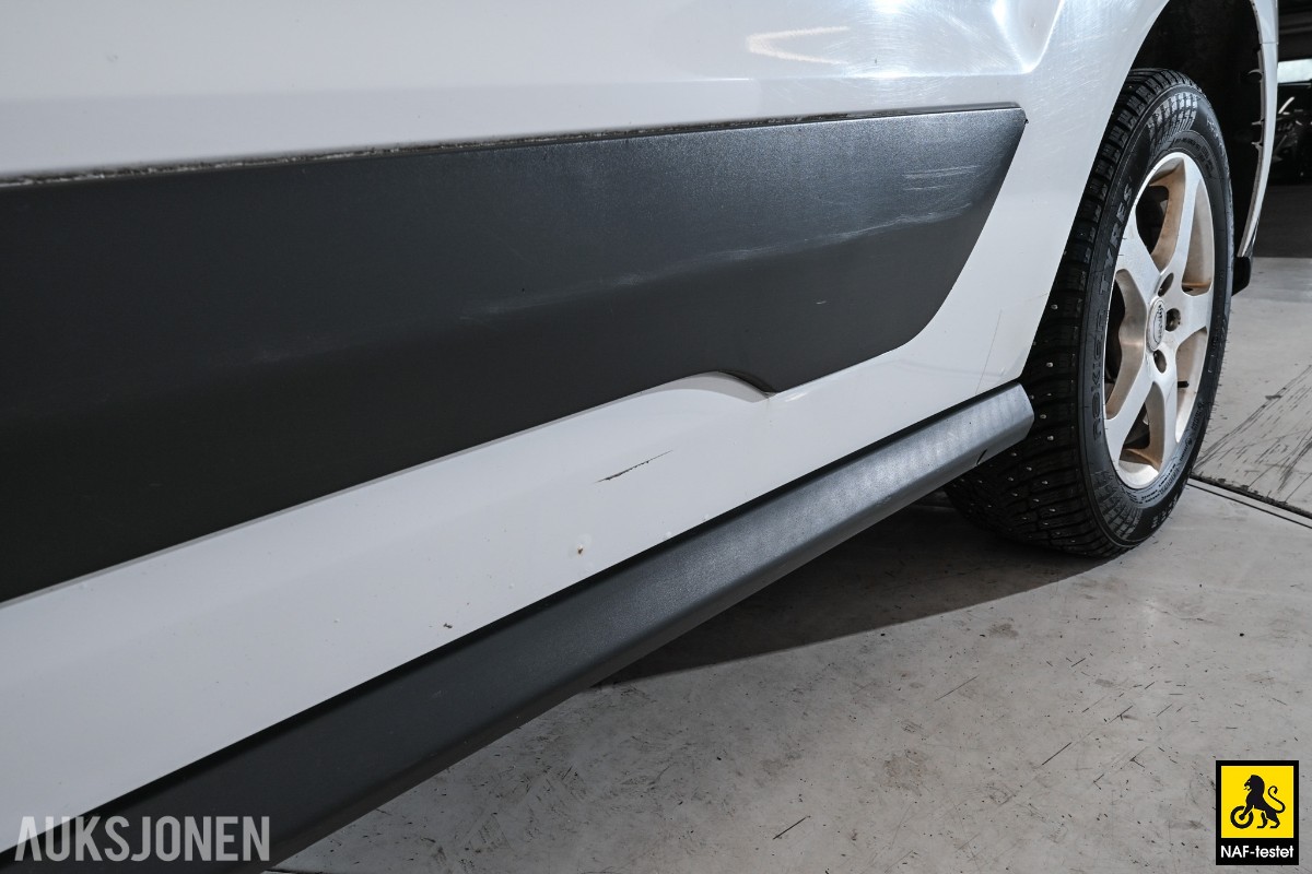 2017 Ford TRANSIT CONNECT 101HK TDCI 3-SETER HENGERFESTE VARMER SERVICEHISTORIKK