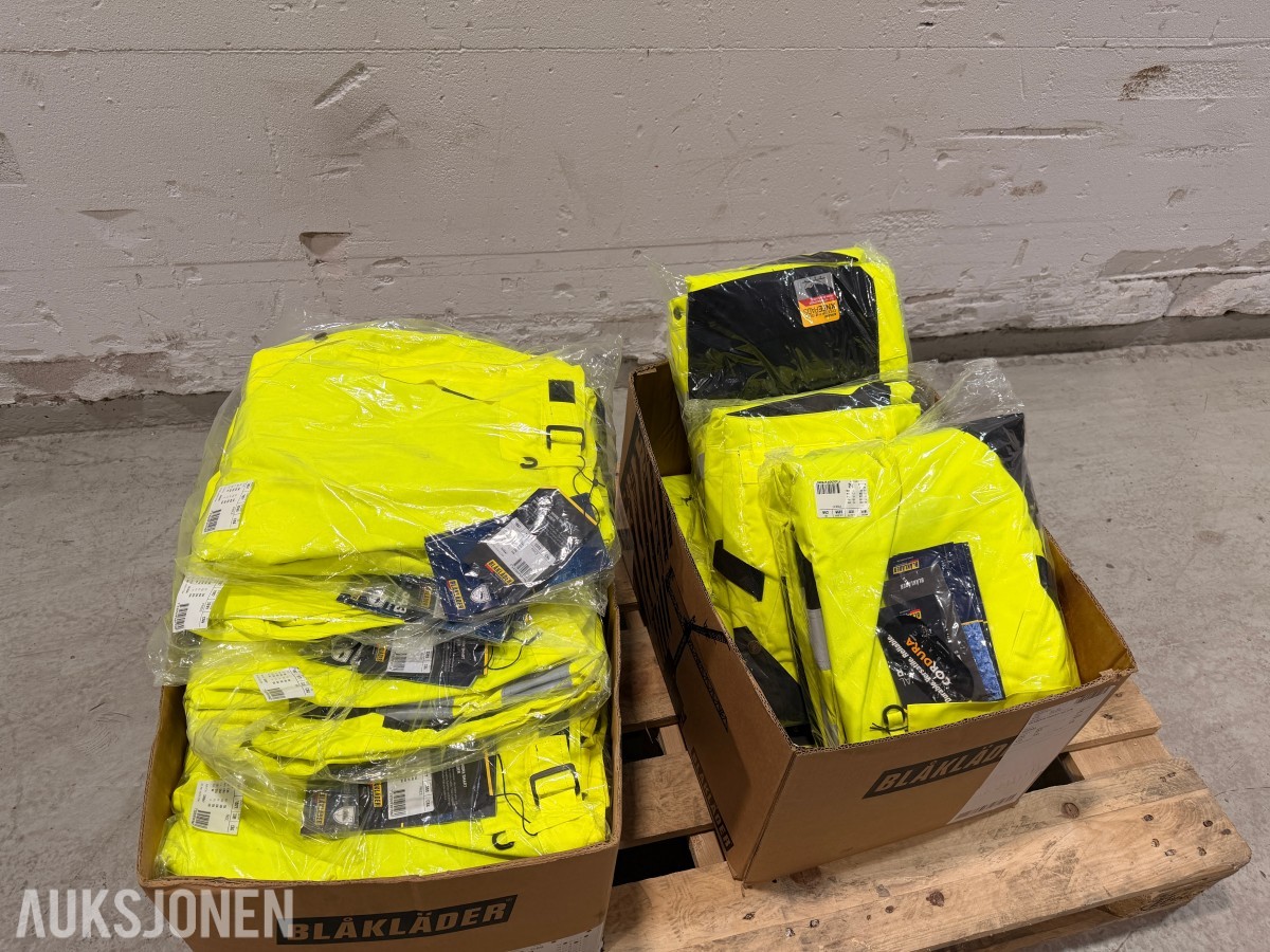 Parti med 58 stk arbeidsbukser – Blåkläder, Bjørnkläder og multinorm varselbukser