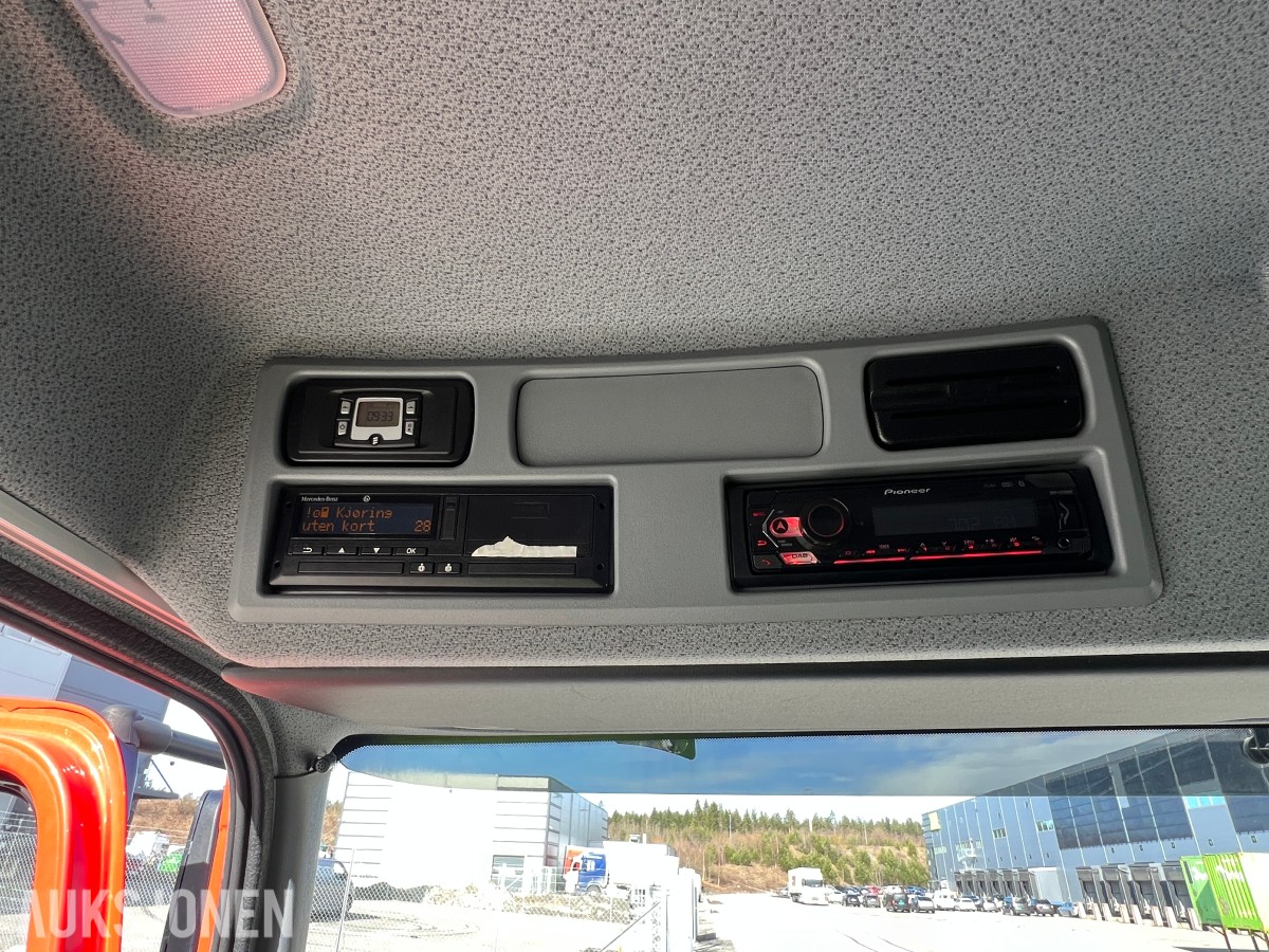 2023 Mercedes-Benz Atego 1524 Arka skap m/sideåpning og løftelemm