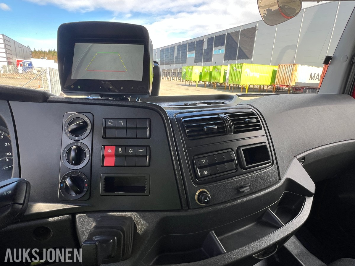 2023 Mercedes-Benz Atego 1524 Arka skap m/sideåpning og løftelemm