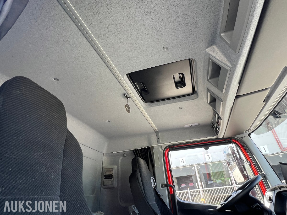 2023 Mercedes-Benz Atego 1524 Arka skap m/sideåpning og løftelemm