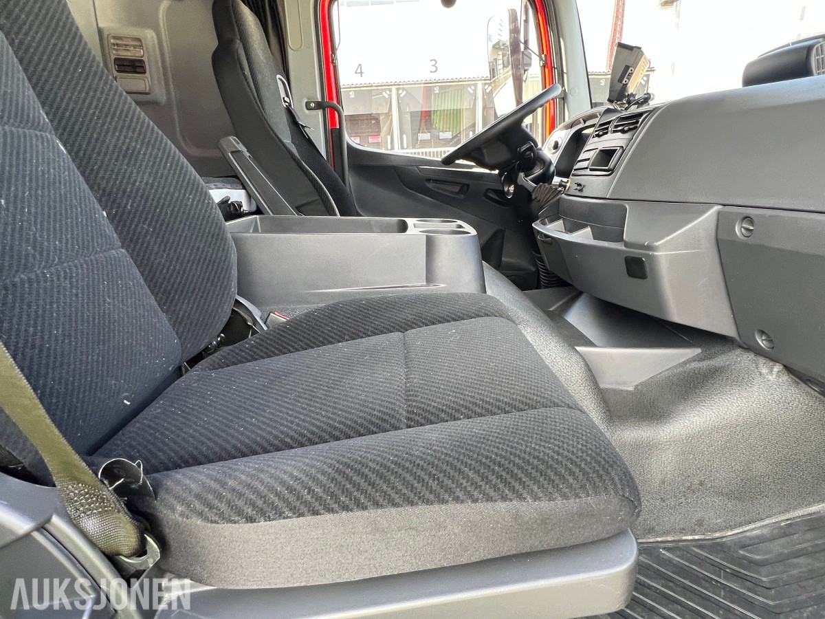 2023 Mercedes-Benz Atego 1524 Arka skap m/sideåpning og løftelemm