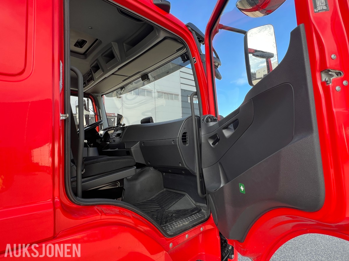2023 Mercedes-Benz Atego 1524 Arka skap m/sideåpning og løftelemm