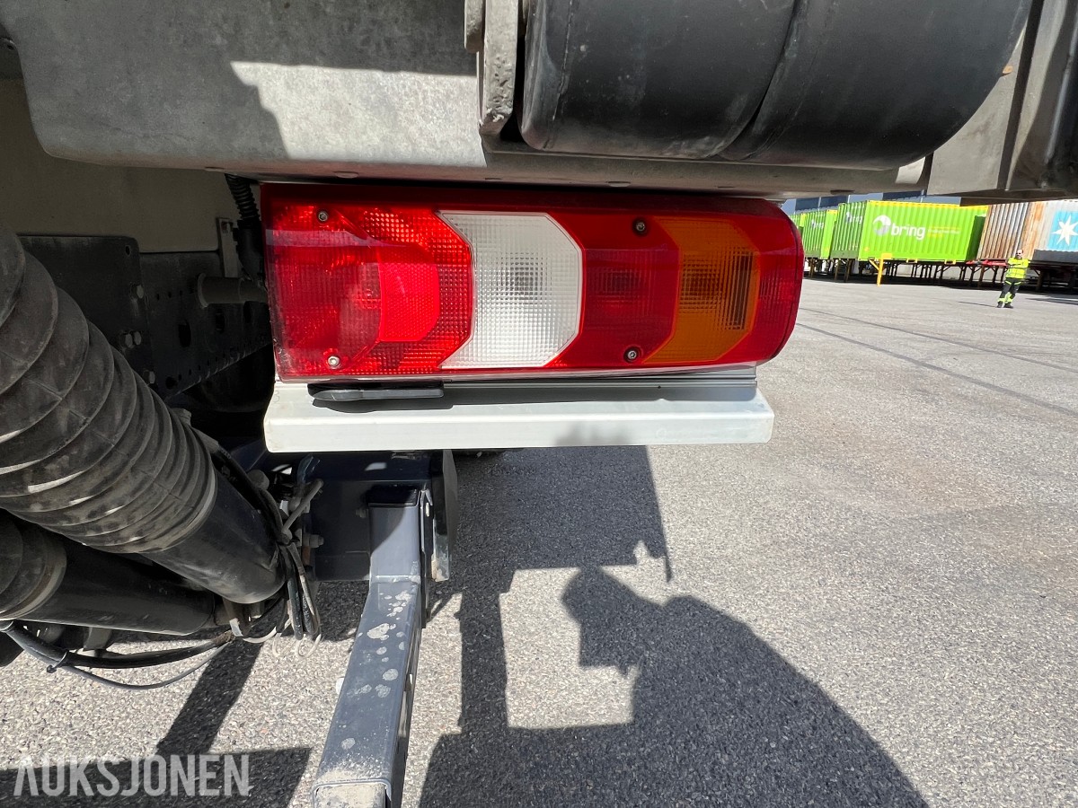 2023 Mercedes-Benz Atego 1524 Arka skap m/sideåpning og løftelemm