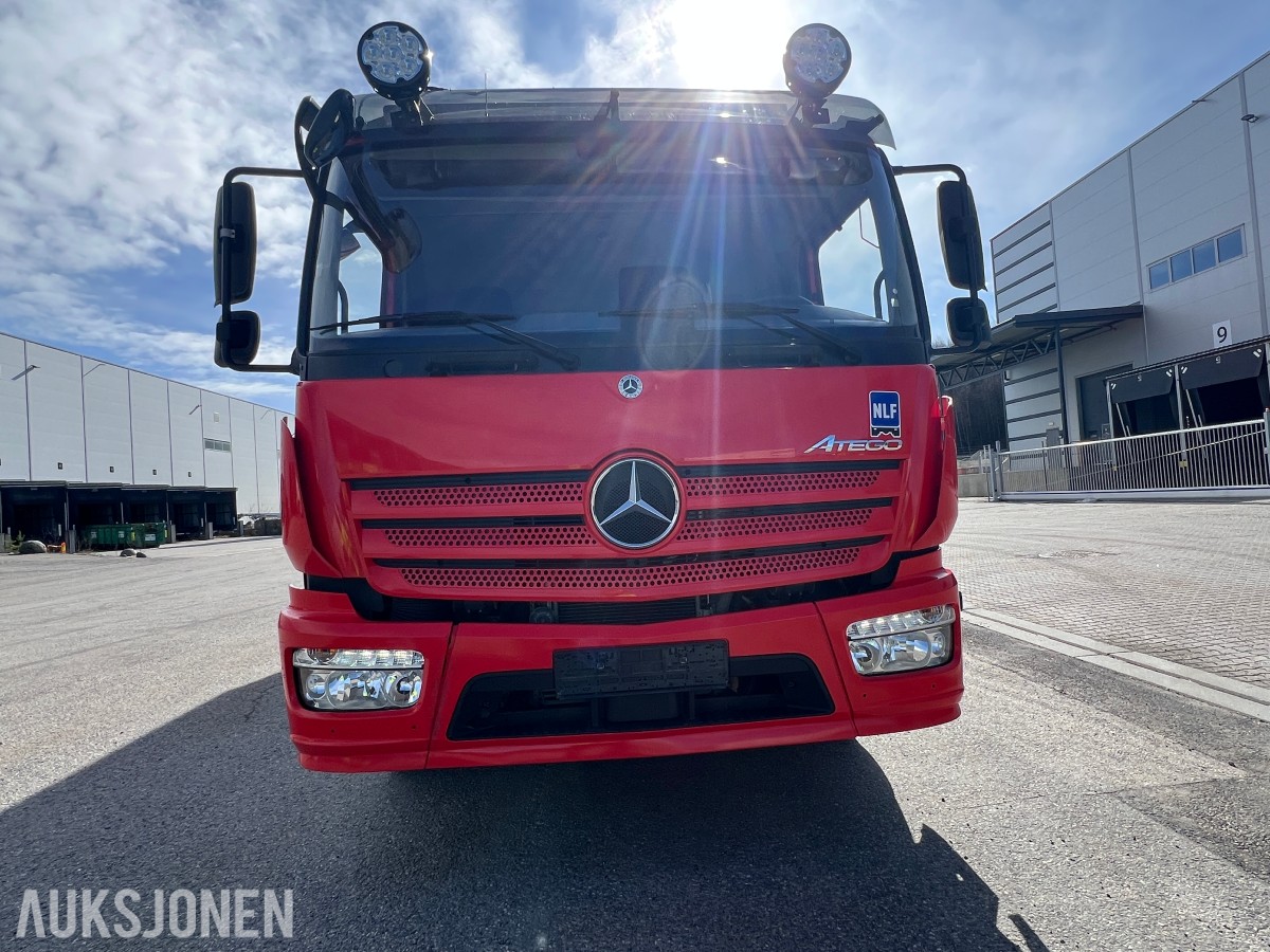 2023 Mercedes-Benz Atego 1524 Arka skap m/sideåpning og løftelemm