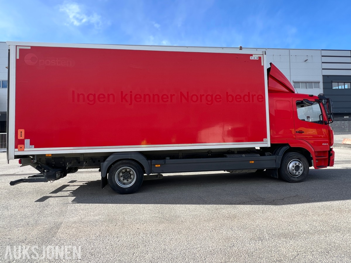 2023 Mercedes-Benz Atego 1524 Arka skap m/sideåpning og løftelemm