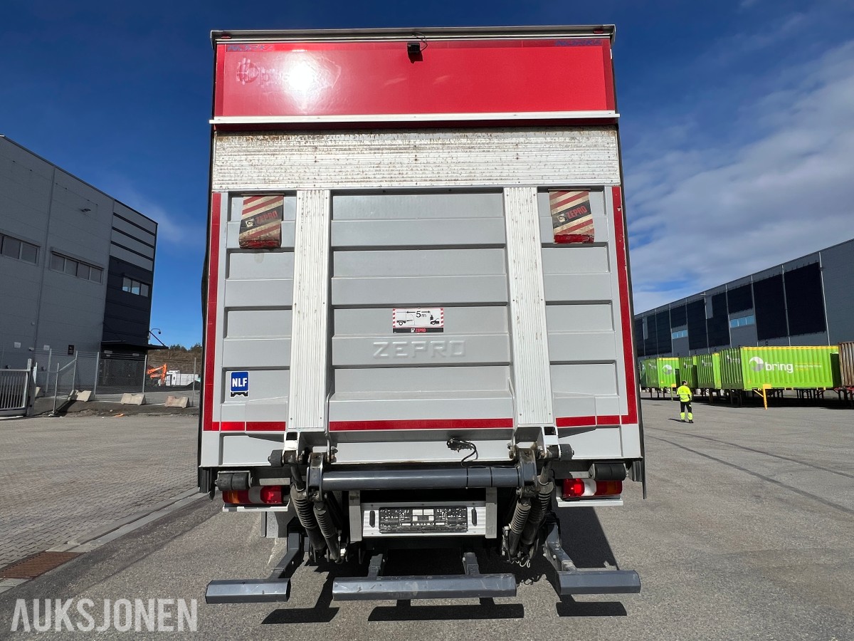 2023 Mercedes-Benz Atego 1524 Arka skap m/sideåpning og løftelemm
