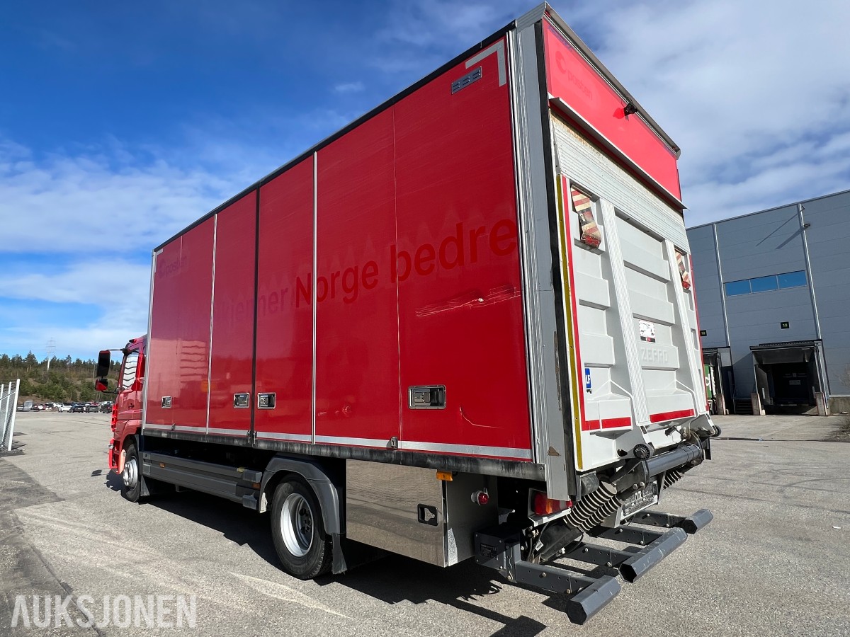 2023 Mercedes-Benz Atego 1524 Arka skap m/sideåpning og løftelemm